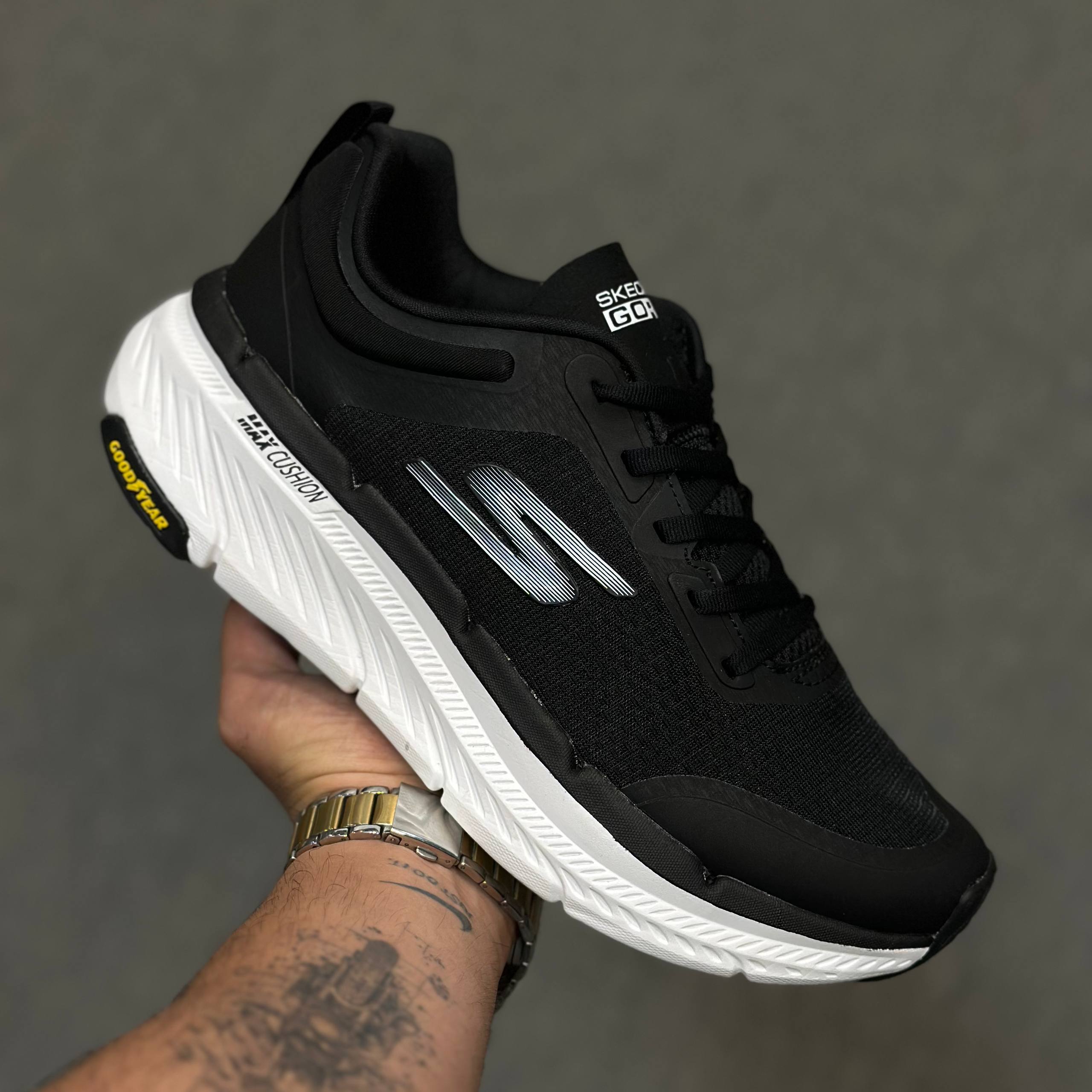photo_44_2026-09-24_10-22-00 کفش اسکیچرز مکس کوشنینگ مشکی زیره سفید | Skechers Max Cushioning - تصویر 1